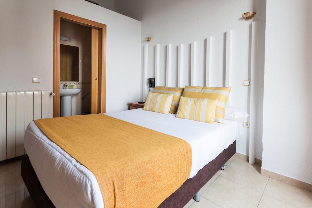 Josefina Hostal Madrid