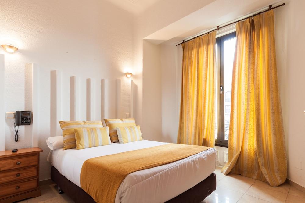 Josefina Hostal Madrid