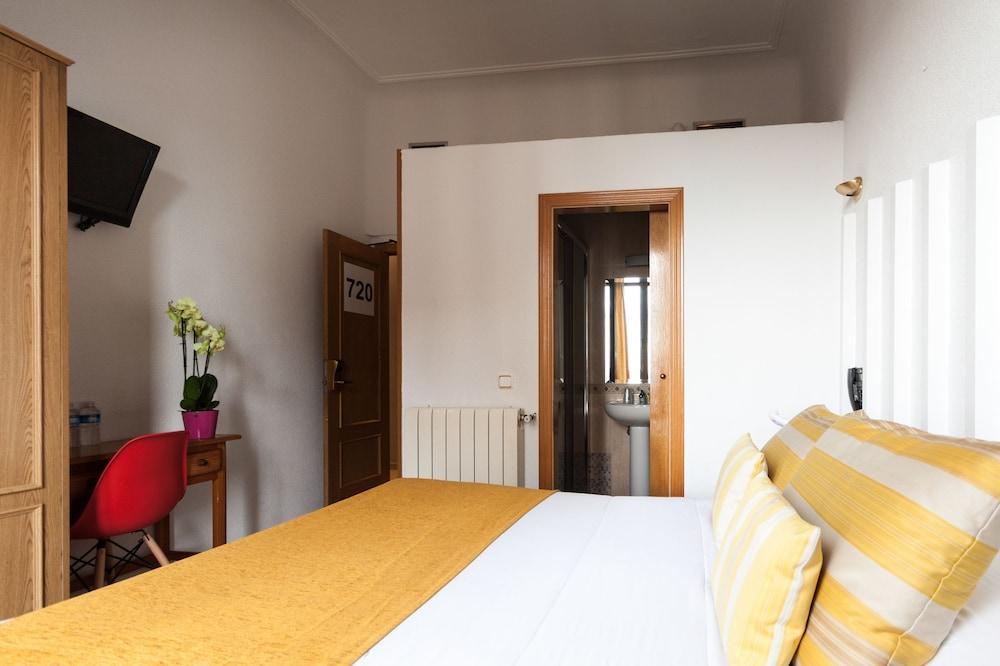 Josefina Hostal Madrid