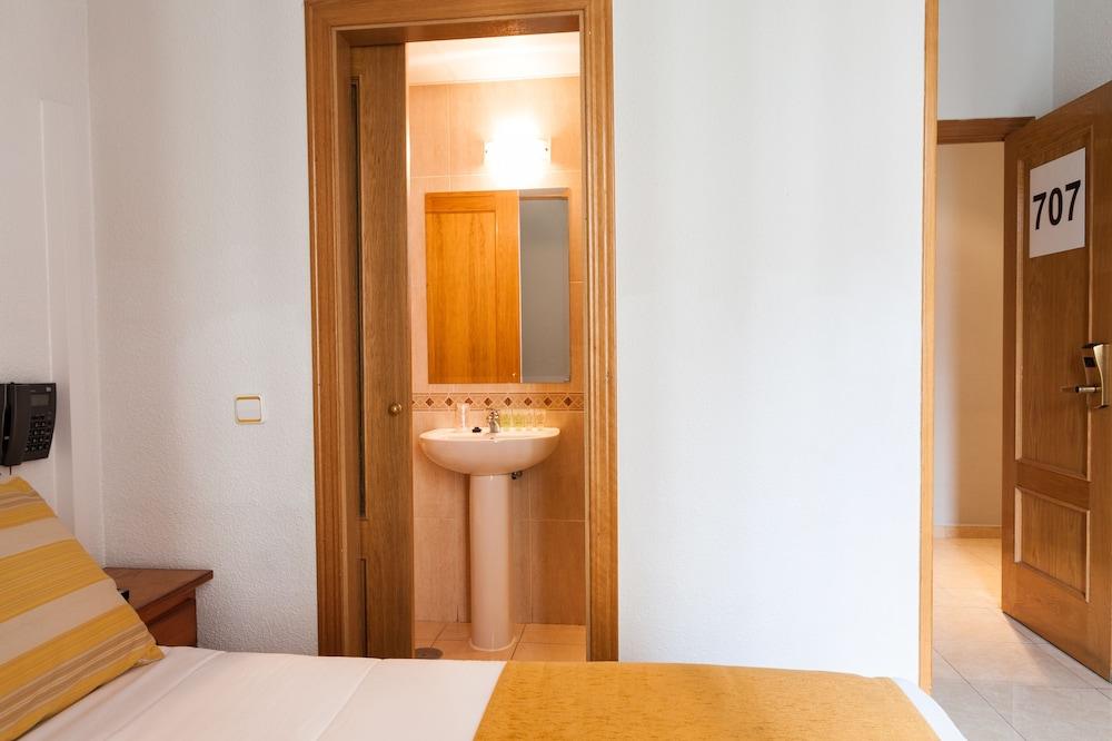 Josefina Hostal Madrid