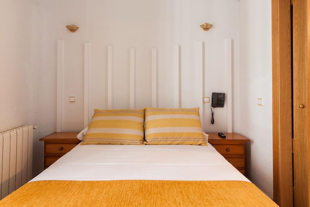 Josefina Hostal