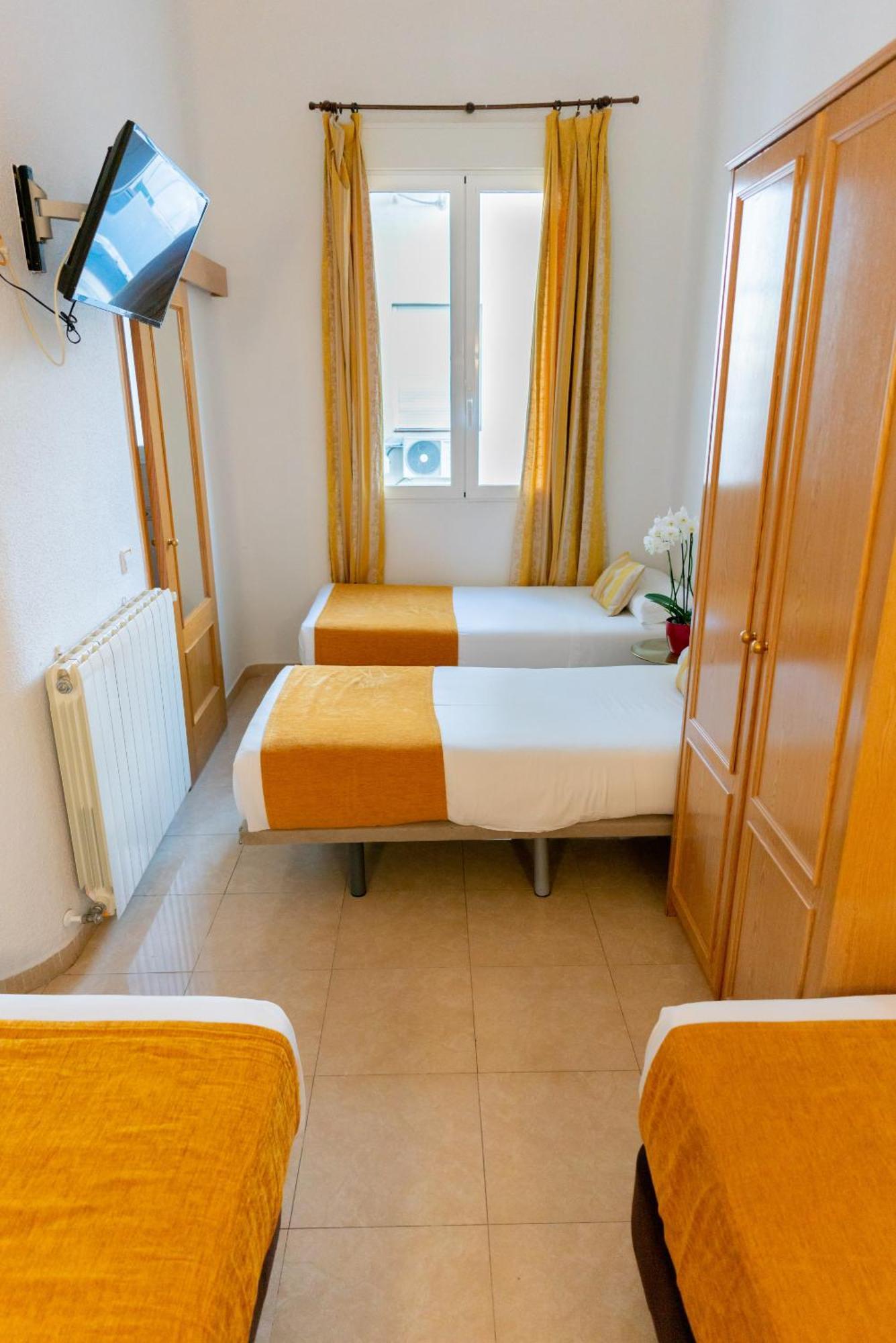 Josefina Hostal